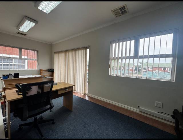 77M² OFFICE TO LET IN MOUNT EDGECOMBE